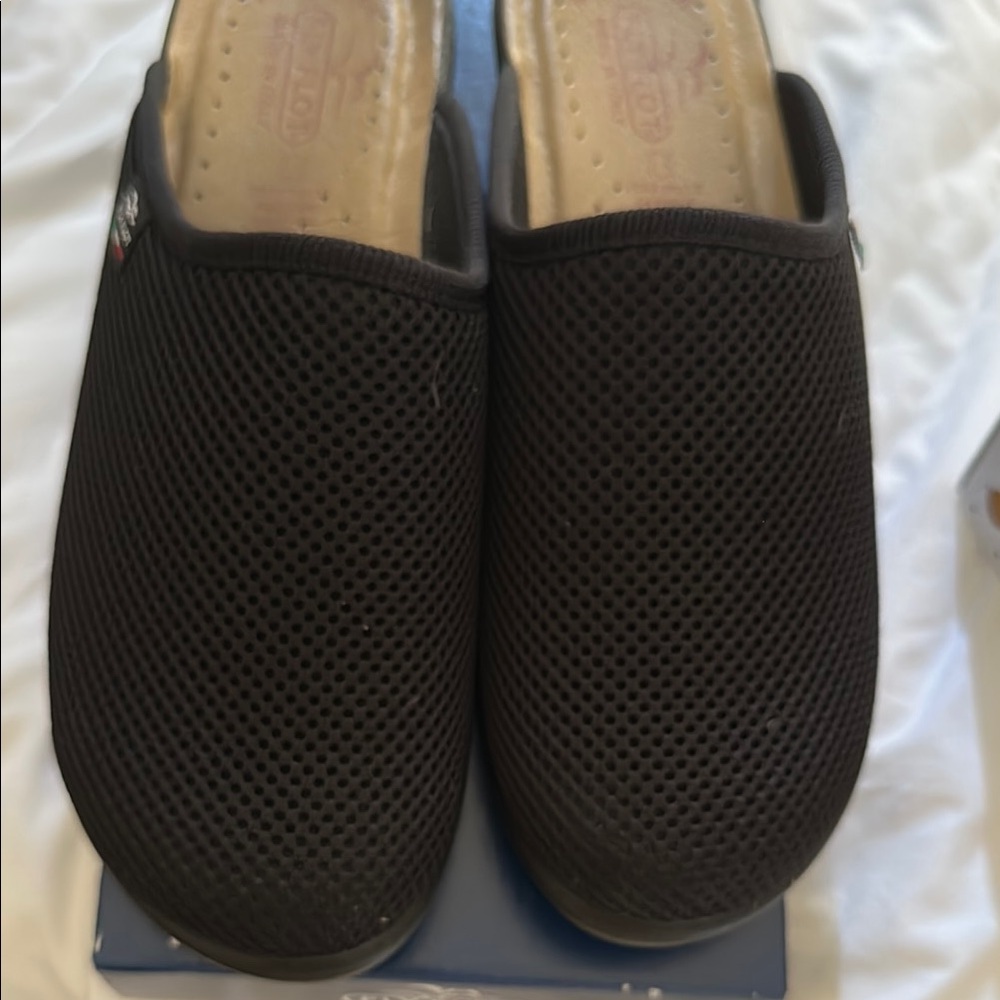 Fly Flot Women's Black Shoes